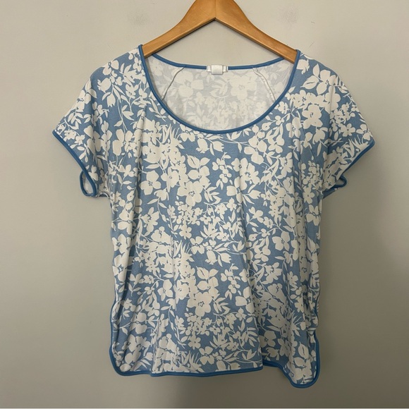 Lake Blue and White Floral Print Pajama Top - Picture 2 of 5